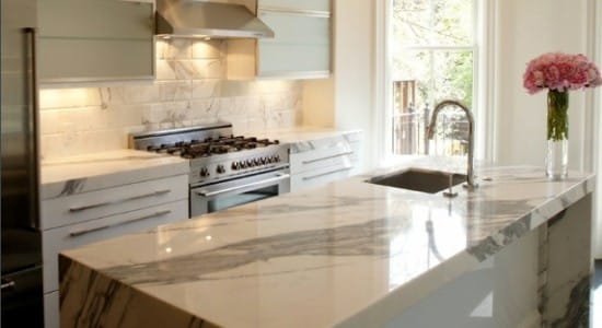 Classiques au goût du jour - Décoration Cuisine - Bois, marbre ... Classiques au goût du jour - Décoration Cuisine - Bois, marbre ...