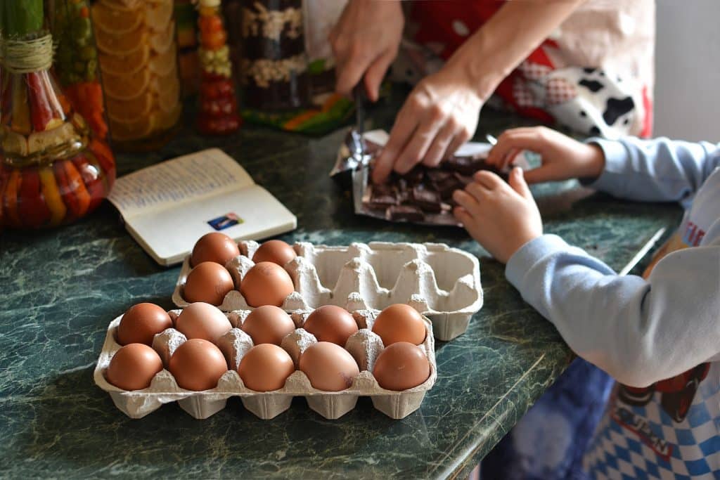 Rendre son enfant plus autonome dans la cuisine